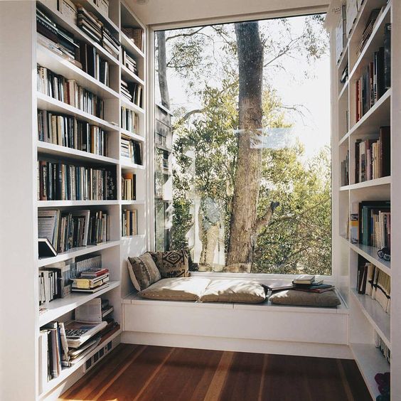 Big built-in window reading seat #readingnook #nook #readingcorner #decoratingideas #homedecor #cozynook #decorhomeideas