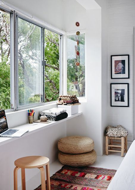 Bright window seat reading to nook to relax #readingnook #nook #readingcorner #decoratingideas #homedecor #cozynook #decorhomeideas