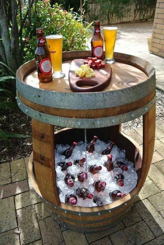 Wine barrel mini bar #winebarrel #repurposed #diy #barrel #decoratingideas #homedecor #decorhomeideas