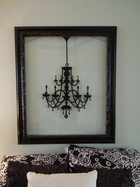 Old picture frame with chandelier decal #diyproject #diy #makeover #homedecor #decorationideas #pictures #frames #vintage #decorhomeideas