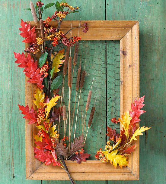 Old wooden picture frame fall decor #diyproject #diy #makeover #homedecor #decorationideas #pictures #frames #vintage #decorhomeideas