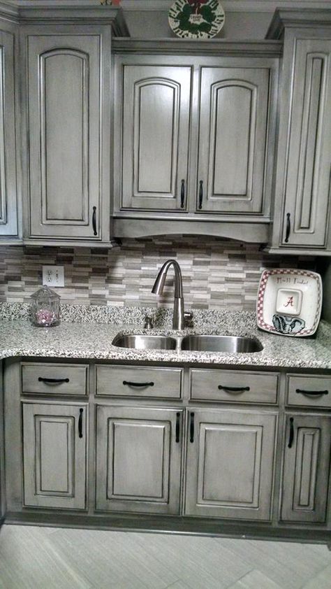 Glazed Gray Kitchen cabinets #kitchen #graycabinets #graypaint #graykitchencabinets #homedecor #decoratingideas #decorhomeideas