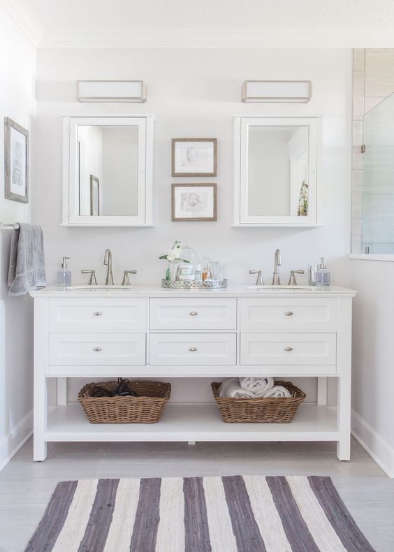 Clean white no window bathroom paint color. #bathroom #bathroomdesign #bathroomideas #bathroomreno #bathroomremodel #decorhomeideas #paint