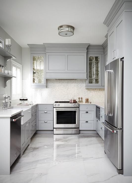 Gray kitchen cabinets and marble floor #kitchen #graycabinets #graypaint #graykitchencabinets #homedecor #decoratingideas #decorhomeideas