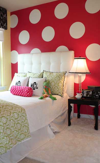 Polka dots bedroom wall decor #polkadots #teen #bedroom #walldecor #decoration