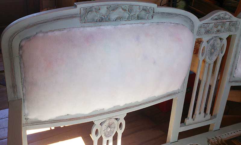 Sofa back tufted renovation. #makeover #diy #sofa #furniture #sofaideas #old #decorhomeideas