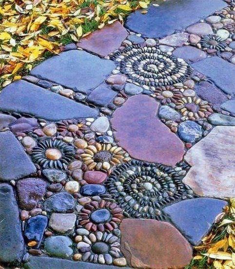 Mosaic stone pathway #gardens #gardening #gardenideas #gardeningtips #decorhomeideas