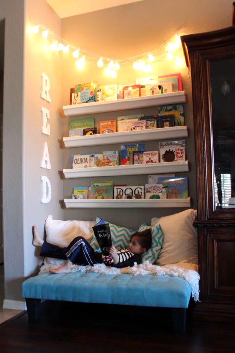 DIY Bookcase or Toystorage over the bed #toystorage #bookcase #organizer #bedroom #decorhomeideas