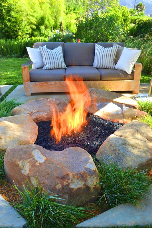 DIY Outdoor Fire Pit With Big Rocks #firepit #firepitideas #diy #garden #decorhomeideas