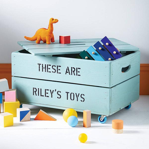 DIY Personalized storage box for toys #toystorage #toybox #diy #storage #decorhomeideas