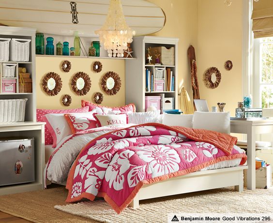 Warm colors painted teenage girl bedroom #teengirlbedroom #girlbedroom #teenbedroom #bedroom #homedecor #decorhomeideas 