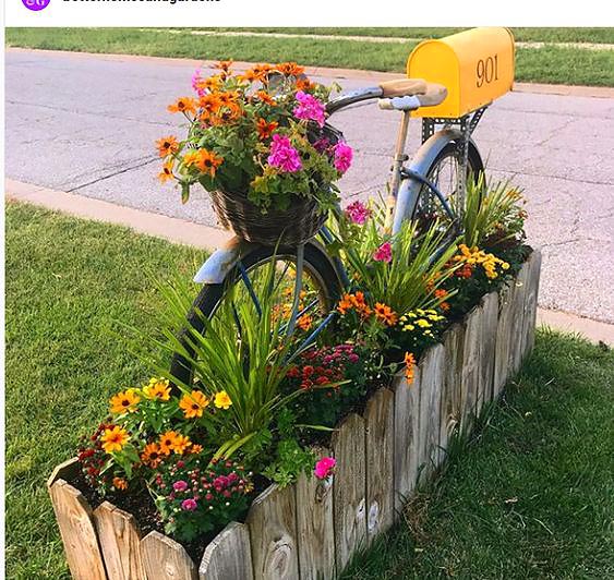 Bicycle mailbox flower bed idea #flowerbed #mailbox #garden #curbappeal #flowers #decorhomeideas