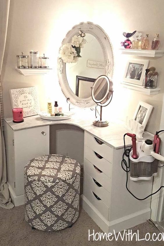 Corner vanity ideas for small bedrooms #vanity #bedroom #vanitybedroom #makeupvanity #homedecor #decorhomeiedeas