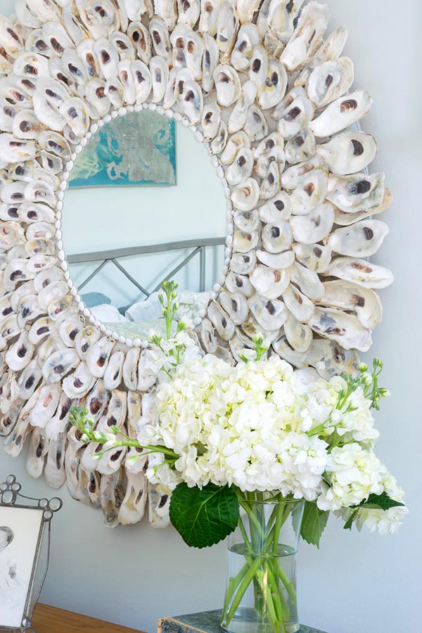 Diy oyster mirror decor idea #diy #mirror #diymirror #cheapmirror #decorhomeideas