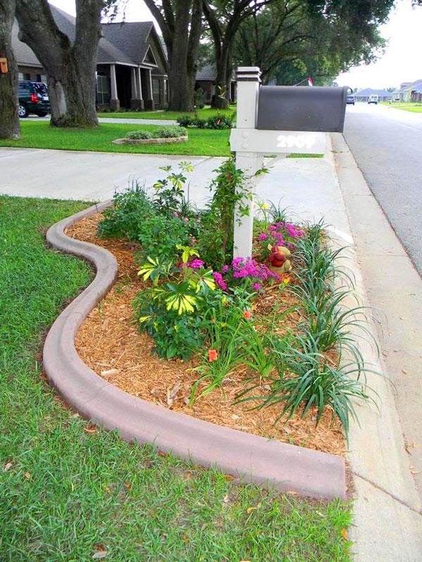 Raised flower bed around mailbox #flowerbed #mailbox #garden #curbappeal #flowers #decorhomeideas