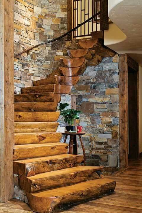 Rustic staircase #staircase #stairway #stairs #staircaseideas #decorhomeideas