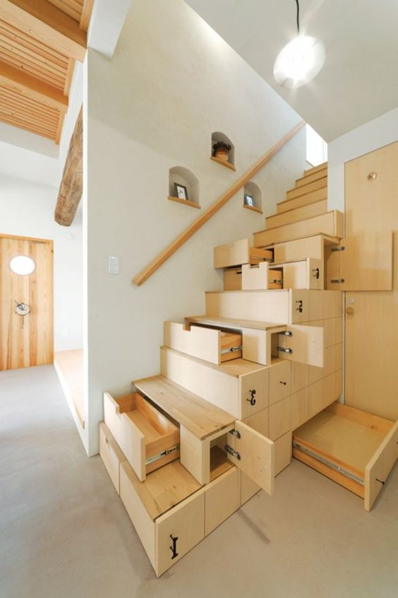 Staircase with built-in storage #staircase #stairway #stairs #staircaseideas #decorhomeideas