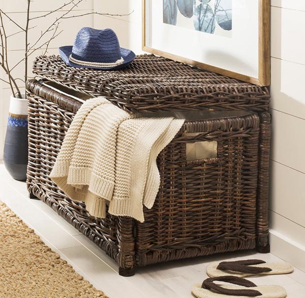 Toy storage wicker trunk #wickertrunk #trunk #toystorage #organize #storage #organization #livingroom #decorhomeideas