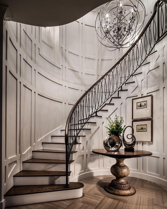 Traditional dark wood staircase design #staircase #stairway #stairs #staircaseideas #decorhomeideas