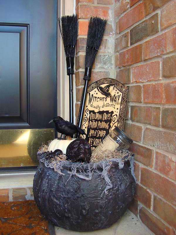 DIY Outdoor Halloween Decorations Front Porch #halloweendecorations #halloween #diyhalloween #halloweendecor #decorhomeideas