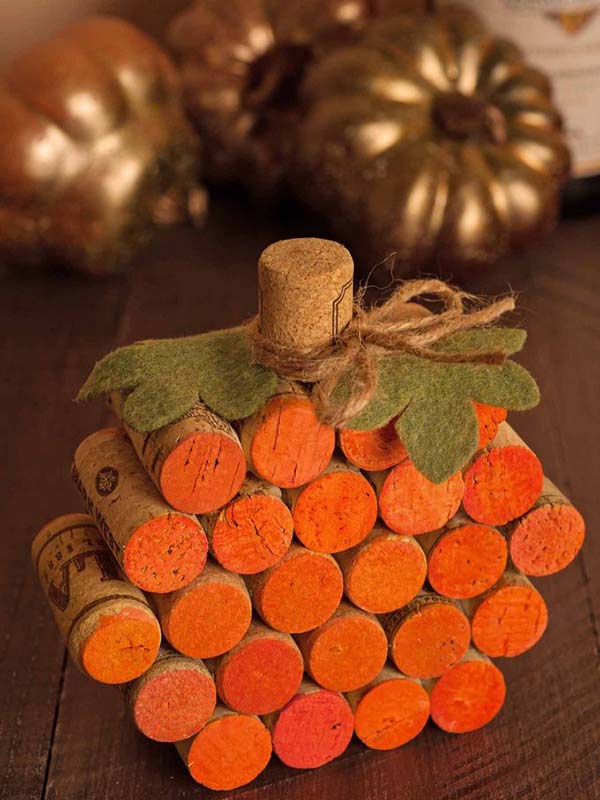 DIY Wine Cork Pumpkin fall craft ideas #craft #fall #falldecor #falldecorideas #decorhomeideas