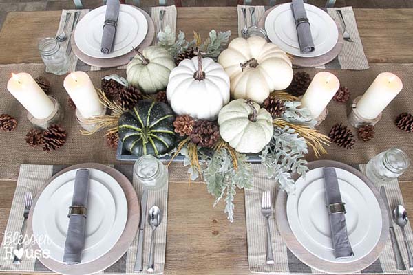 DIY fall centerpiece with pumpkins #fallcenterpiece #falldecor #diy #falldecoration #thanksgiving #decorhomeideas