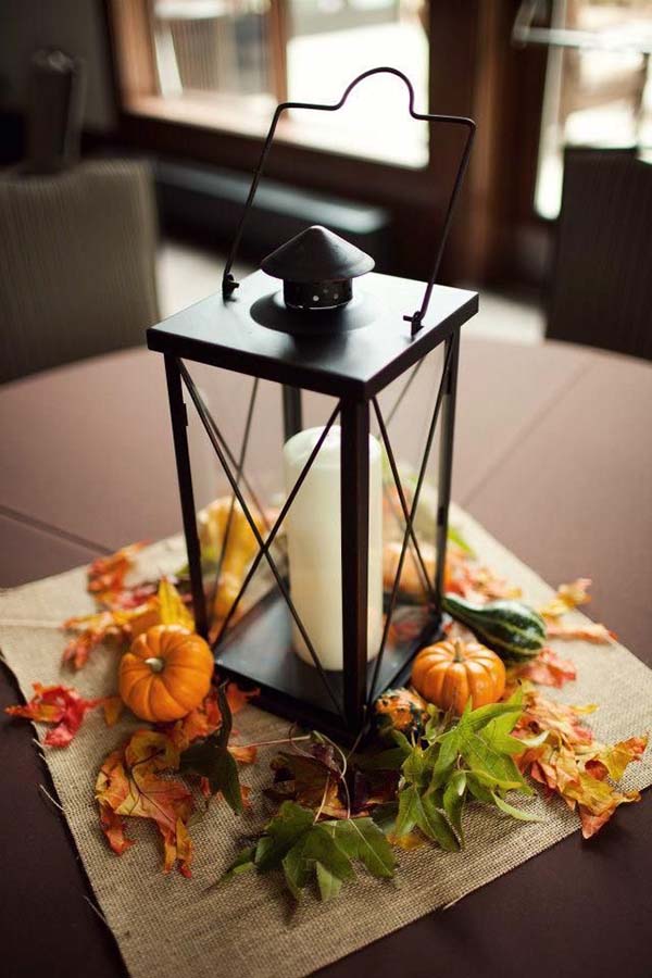 DIY fall centerpiece with lantern #fallcenterpiece #falldecor #diy #falldecoration #thanksgiving #decorhomeideas