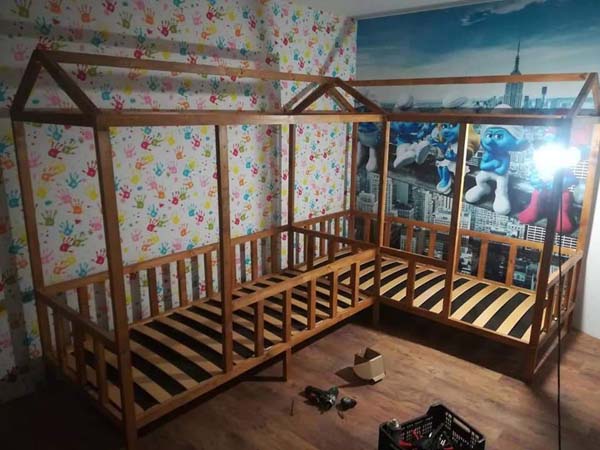 Dad builds kids beds