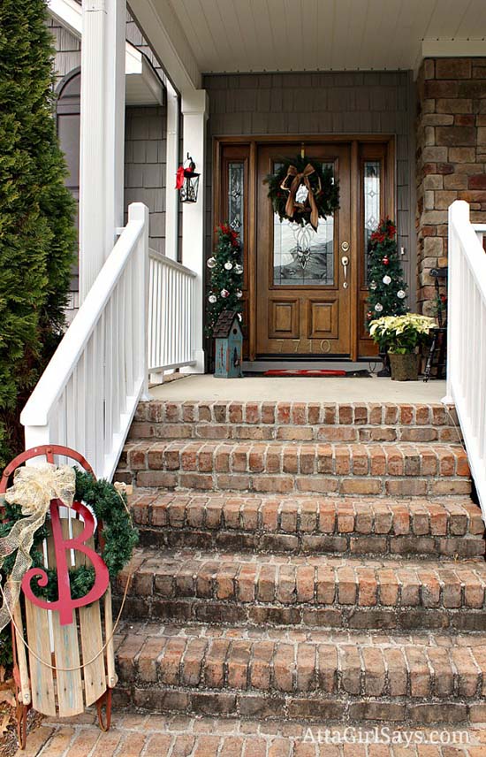 Front porch Christmas decorations #Christmasdecoration #Christmas #frontporch #porch #decoration #decorhomeideas