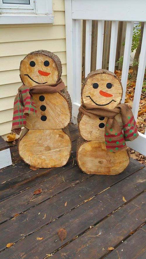 Log cut snowman front porch decor #Christmasdecoration #Christmas #frontporch #porch #decoration #decorhomeideas