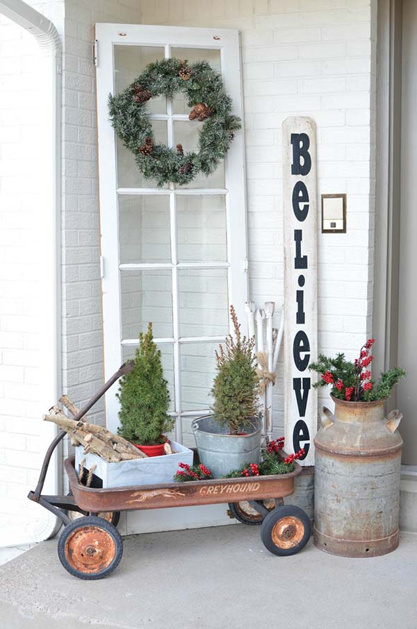 Vintage Christmas Decoration for front porch #Christmasdecoration #Christmas #frontporch #porch #decoration #decorhomeideas