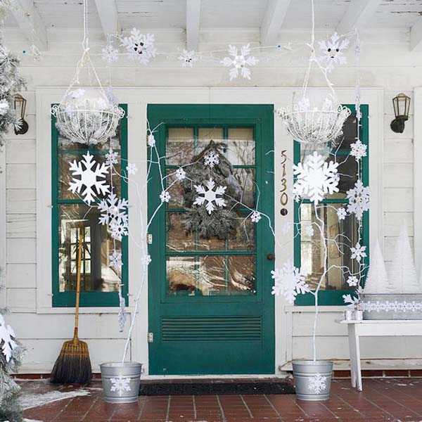 All white Christmas front porch decoration #Christmasdecoration #Christmas #frontporch #porch #decoration #decorhomeideas