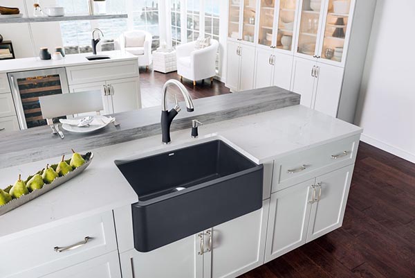 Black kitchen apron sink #sink #apronsink #kitchen #kitchensink #decorhomeideas