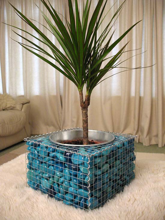 Blue pebbles gabion planter #gabion #gabionplanter #flowerplanter #gardenideas #decorhomeideas