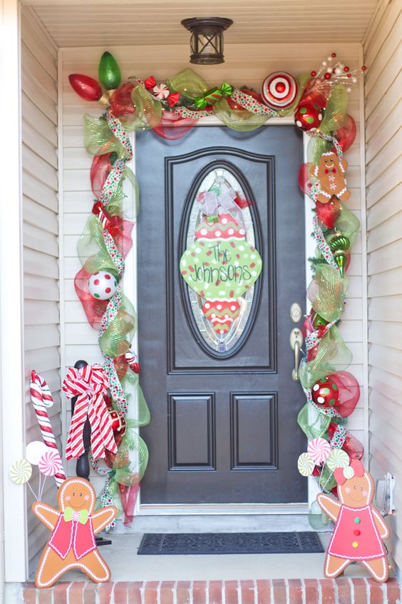 Cute kids Christmas front porch decor #Christmasdecoration #Christmas #frontporch #porch #decoration #decorhomeideas