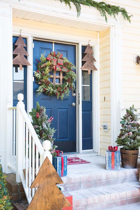 DIY front porch Christmas decoration #Christmasdecoration #Christmas #frontporch #porch #decoration #decorhomeideas