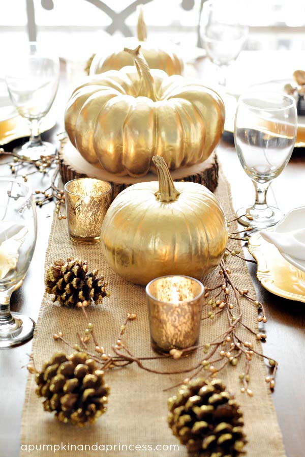 Fall DIY golden pumpkin centerpiece #fallcenterpiece #falldecor #diy #falldecoration #thanksgiving #decorhomeideas