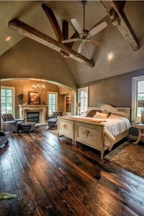 Farmhouse master bedroom with sitting area #bedroom #masterbedroom #sittingarea #homedecor #interiordesign #decorhomeideas