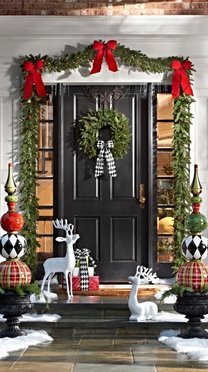 Front porch Christmas decor #Christmasdecoration #Christmas #frontporch #porch #decoration #decorhomeideas