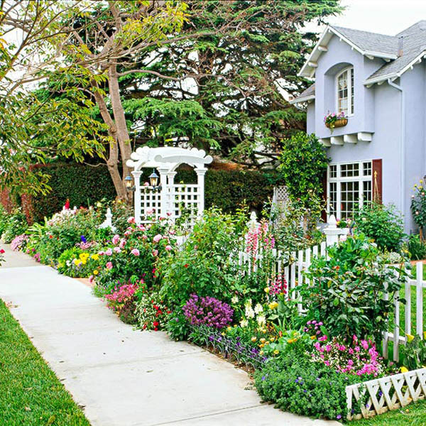 Front yard flower bed garden #cottagegarden #cottage #garden #landscaping #backyard #flowers #decorhomeideas