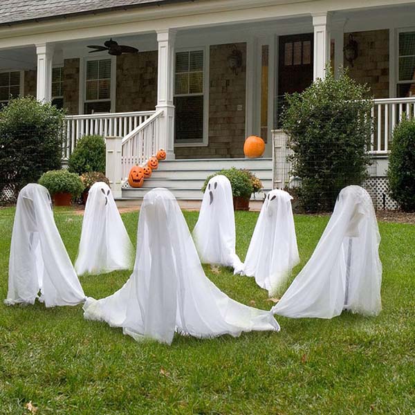 Ghost DIY outdoor Halloween decoration #halloweendecorations #halloween #diyhalloween #halloweendecor #decorhomeideas