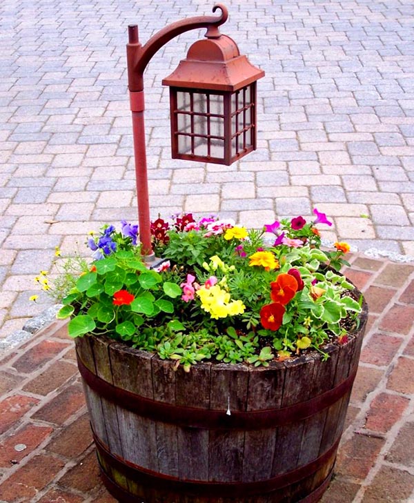 Lantern wine barrel flower planter #diy #winebarrel #flowerplanter #repurpose #decorhomeideas