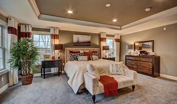 Master bedroom with bench #bedroom #masterbedroom #sittingarea #homedecor #interiordesign #decorhomeideas