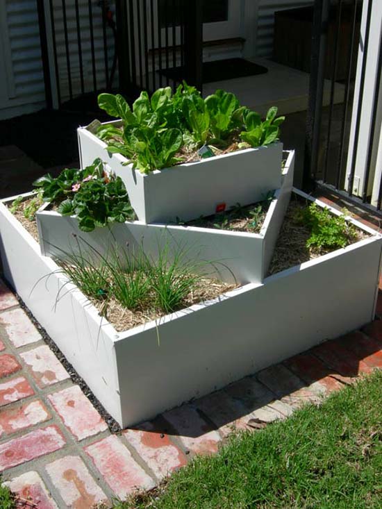 Modern white tiered planter #tieredplanter #flowerplanter #planter #flowerpot #decorhomeideas