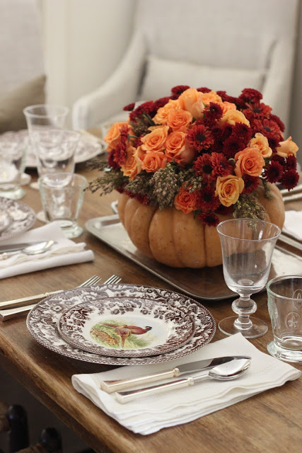 Pumpkin centerpiece for fall #fallcenterpiece #falldecor #diy #falldecoration #thanksgiving #decorhomeideas