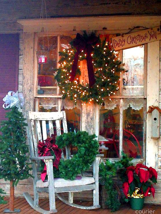 Rocking chair front porch Christmas decor #Christmasdecoration #Christmas #frontporch #porch #decoration #decorhomeideas