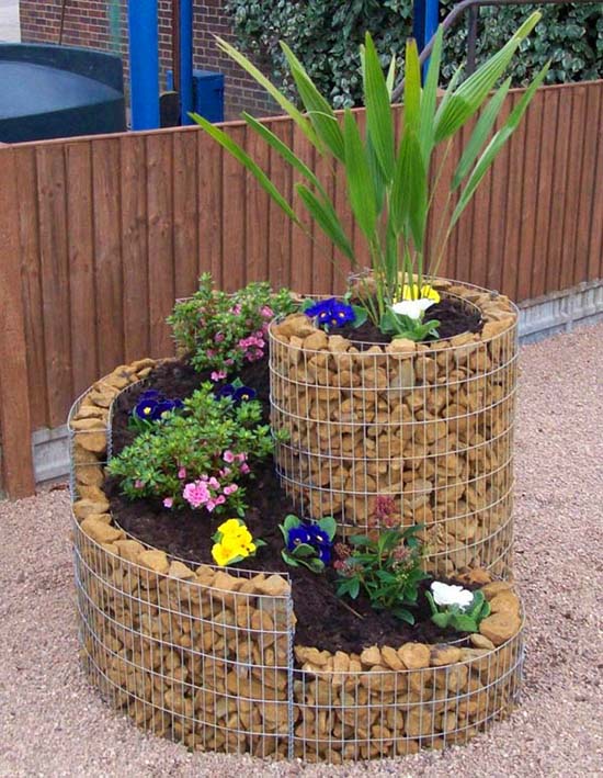 Spiral gabion flower planter #tieredplanter #flowerplanter #planter #flowerpot #decorhomeideas