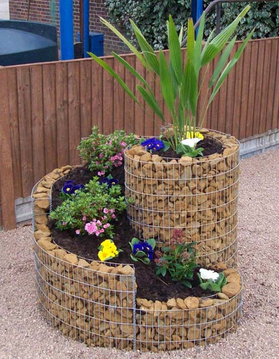 Spiral gabion planter #gabion #gabionplanter #flowerplanter #gardenideas #decorhomeideas