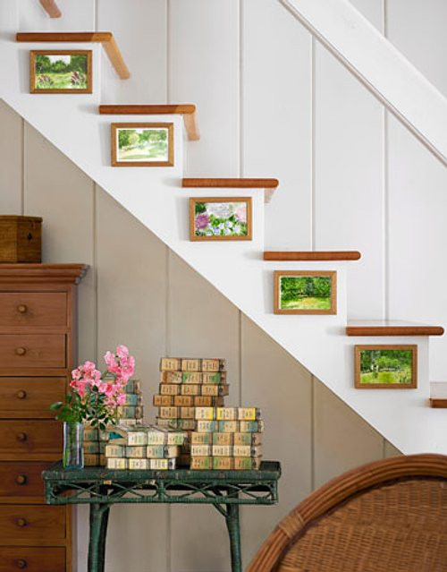 Spring themed stairs decor #staircase #stairs #stairway #stairsdecoration #homedecor #decorhomeideas