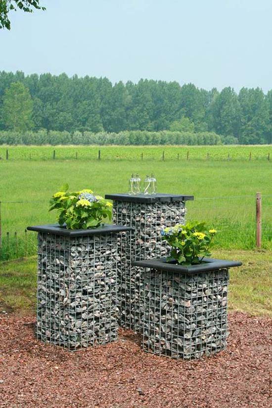 Group of 3 DIY gabion planters #gabion #gabionplanter #flowerplanter #gardenideas #decorhomeideas